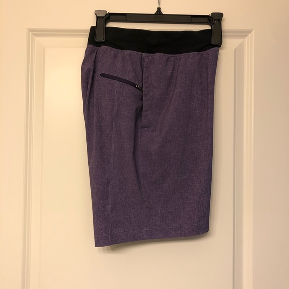 🤩 Lululemon workout shorts 🩳 - Picture 3 of 7